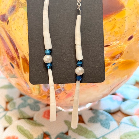 Native American made Elegant White and Blue Beaded Earrings - Picture 1 of 1